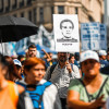 Foto | EFE | LA PATRIA  Manifestantes marcharon ayer en el Día de la Memoria en Buenos Aires (Argentina).