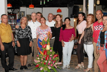 Foto | Argemiro Idárraga | LA PATRIA Martha Cecilia Solís Torres, directora de la Escuela Aria Dancig Tango, celebró sus 50 años de vida rodeada de sus amigos. El punto de encuentro fue su academia.